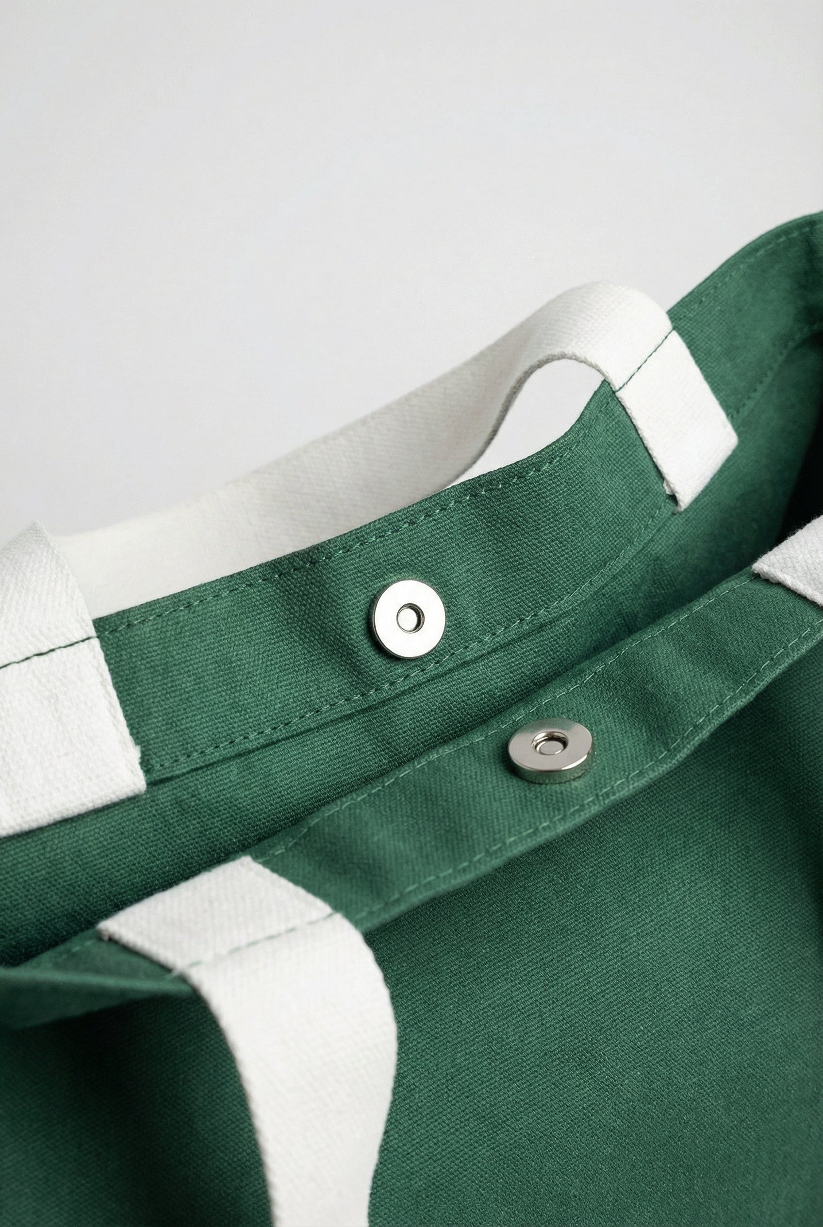 Ultimate Gainz Signature Tote Bag + 1 Pair of Socks – Forest Green